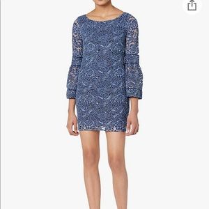 LAUNDRY BY SHELLI SEGAL womens Lace Shift Dress With Bell Sleeve